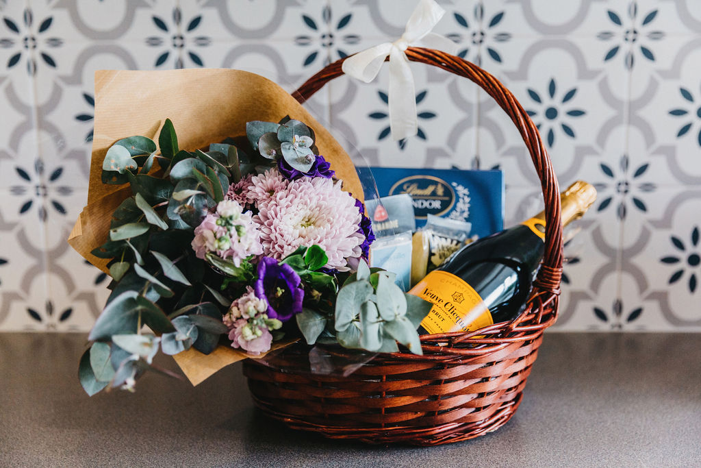 1000 Reasons B&B Romantic Baskets